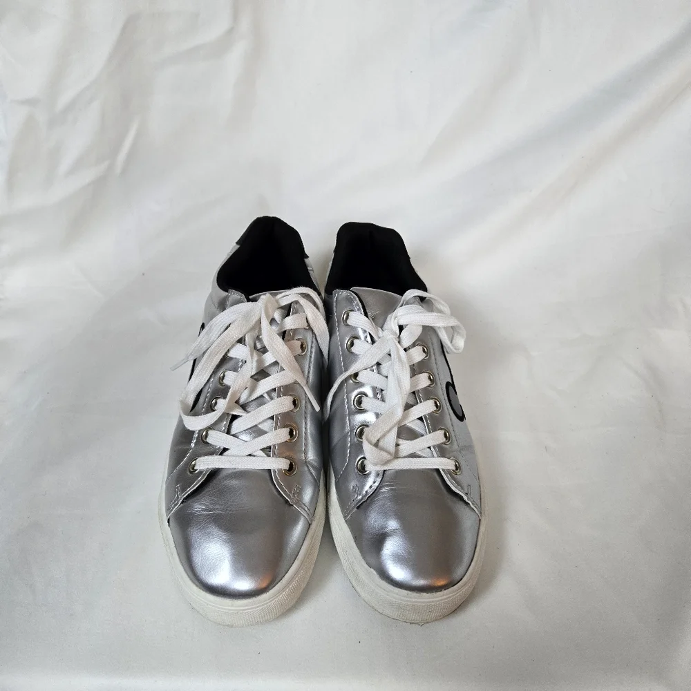 Disney Mickey Mouse Women Metallic Silver Character Lace Up Casual Sneakers Sz 8